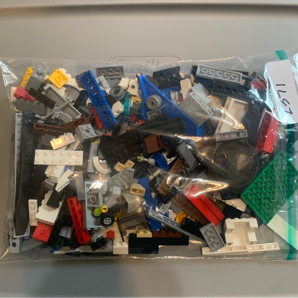 Legos 1lb assorted
(2371) - Picture 5 of 6